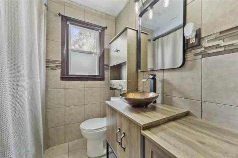 7 East Court Bethpage NY 11714