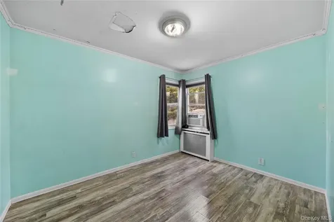 7 East Court Bethpage NY 11714