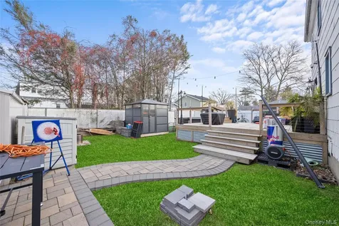 7 East Court Bethpage NY 11714