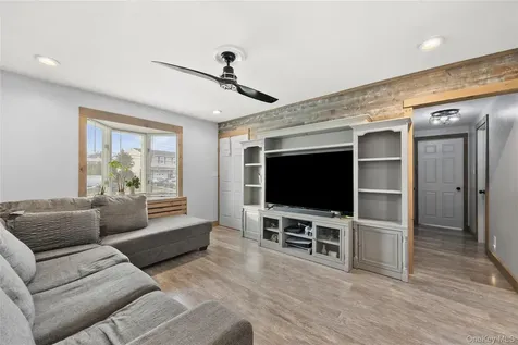 7 East Court Bethpage NY 11714