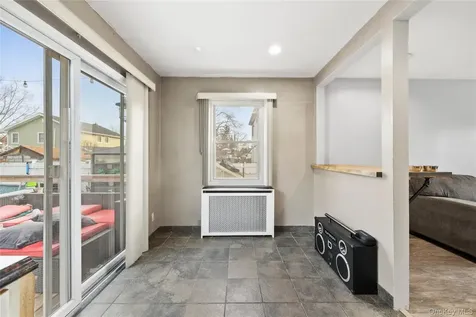 7 East Court Bethpage NY 11714