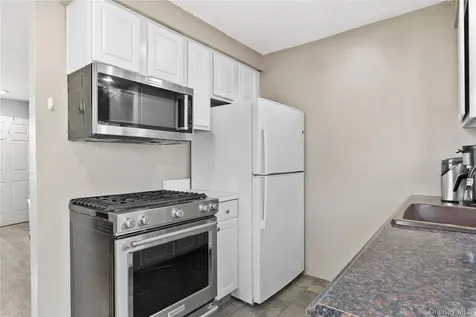 7 East Court Bethpage NY 11714