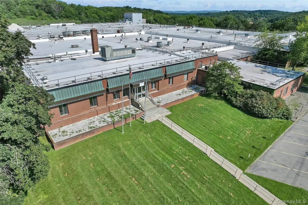 25 Oakland Avenue Chester NY 10918