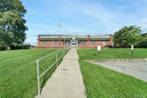 25 Oakland Avenue Chester NY 10918