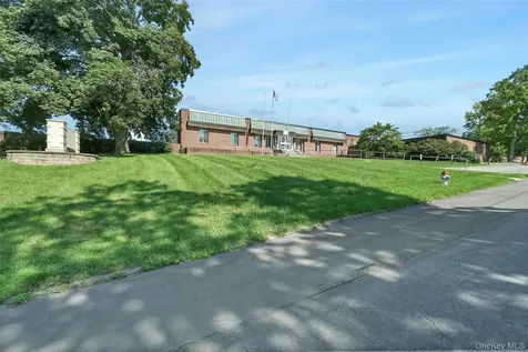 25 Oakland Avenue Chester NY 10918