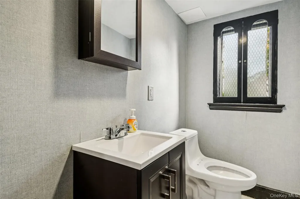 15 Baylis Place Lynbrook NY 11563
