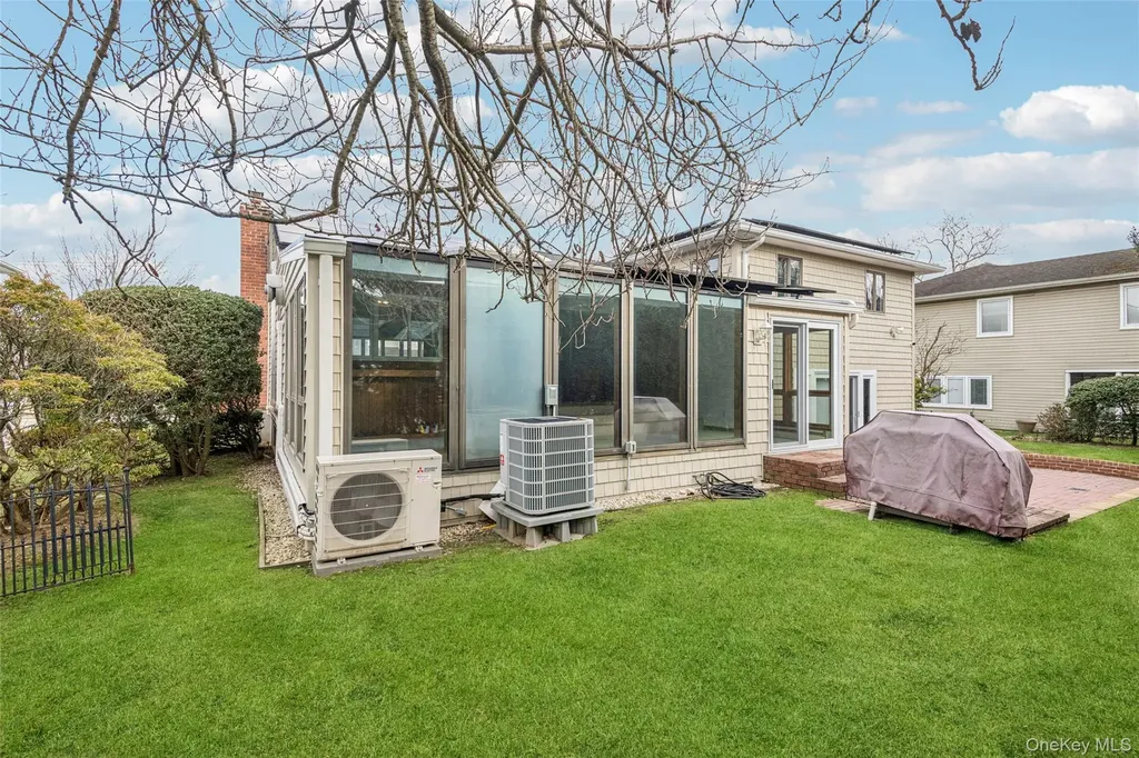 15 Baylis Place Lynbrook NY 11563