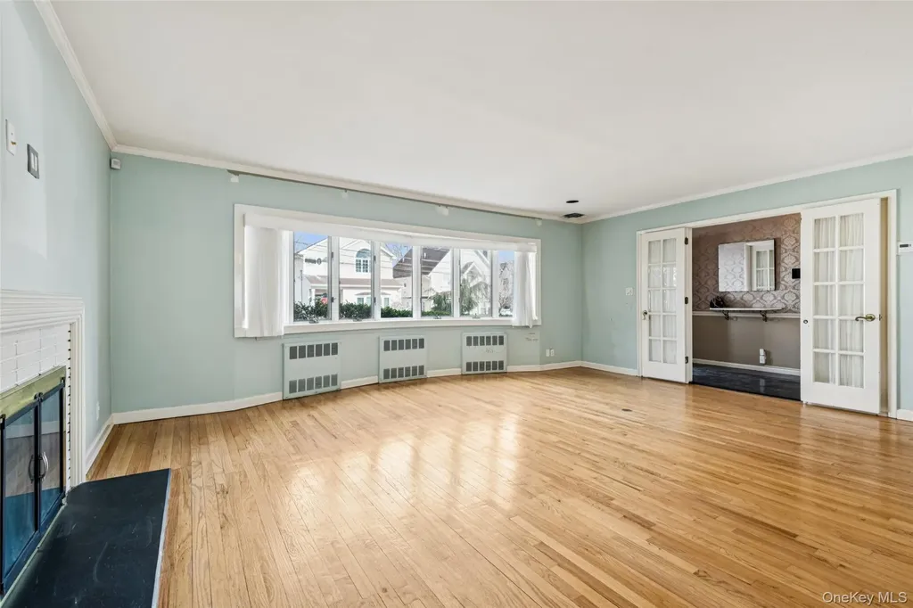 15 Baylis Place Lynbrook NY 11563