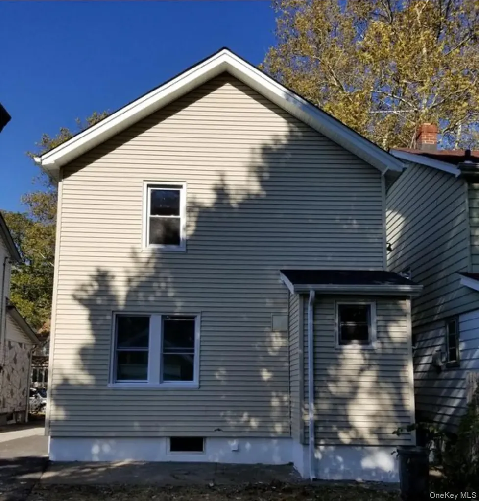 19022 111th Road Saint Albans NY 11412