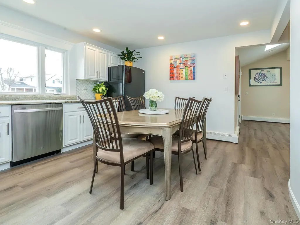 24 Glow Lane Hicksville NY 11801