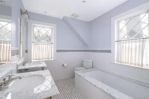 18 Vine Street Bronxville NY 10708