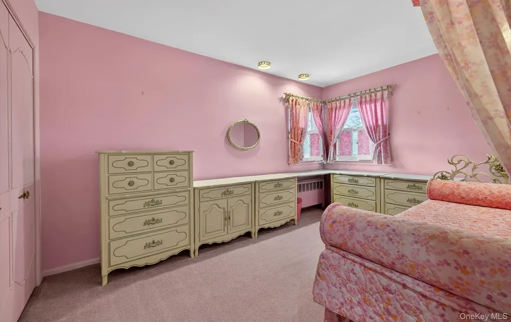 7 Carling Drive New Hyde Park NY 11040