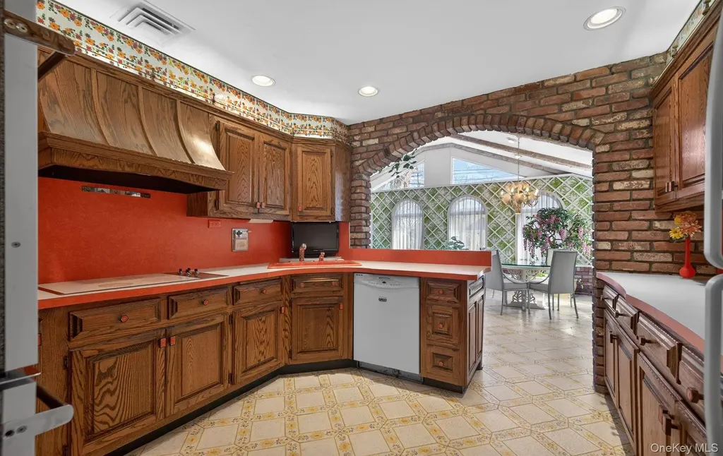 7 Carling Drive New Hyde Park NY 11040