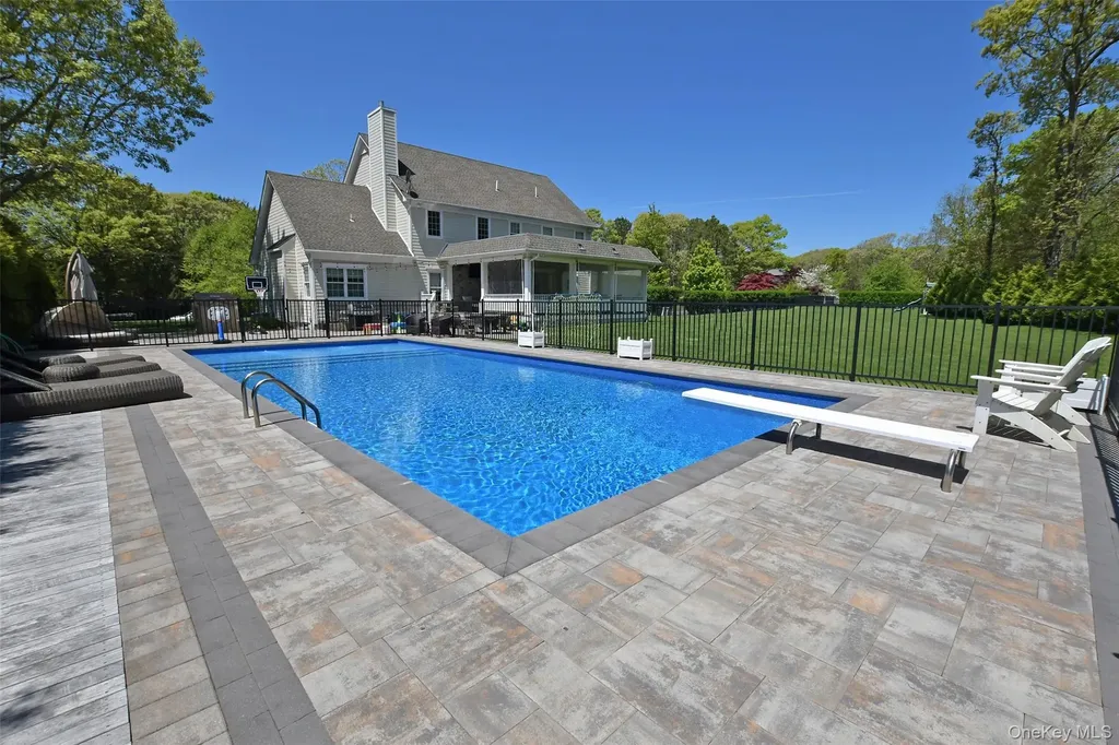 103 Silver Beech Lane Calverton NY 11933