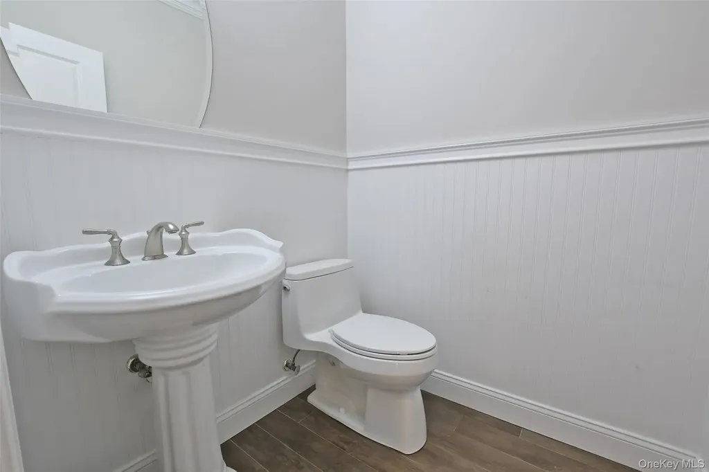 103 Silver Beech Lane Calverton NY 11933