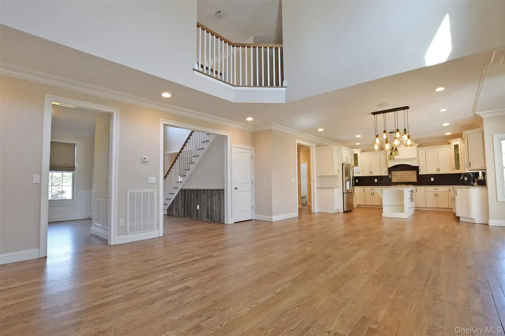 103 Silver Beech Lane Calverton NY 11933