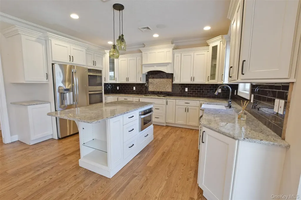 103 Silver Beech Lane Calverton NY 11933