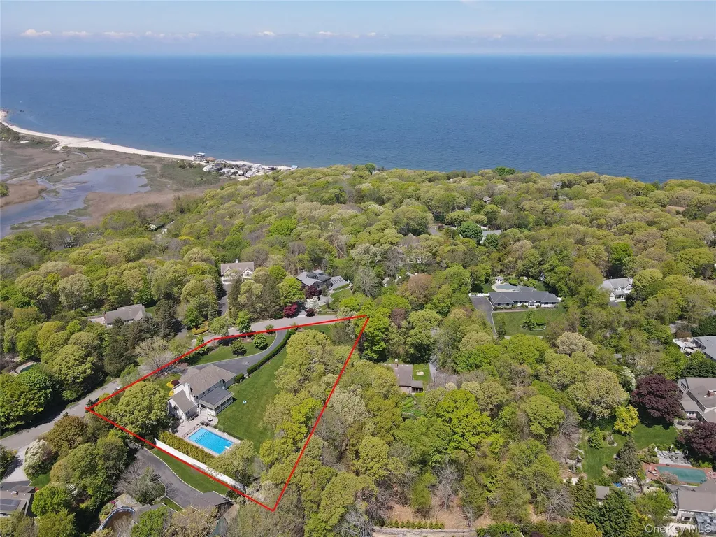 103 Silver Beech Lane Calverton NY 11933