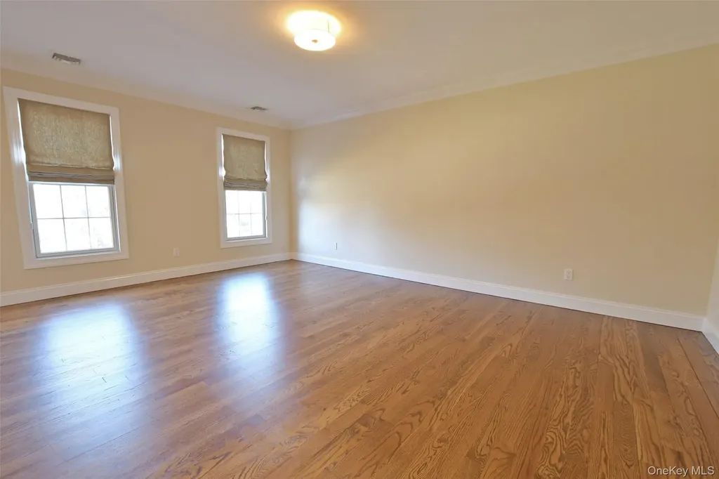 103 Silver Beech Lane Calverton NY 11933