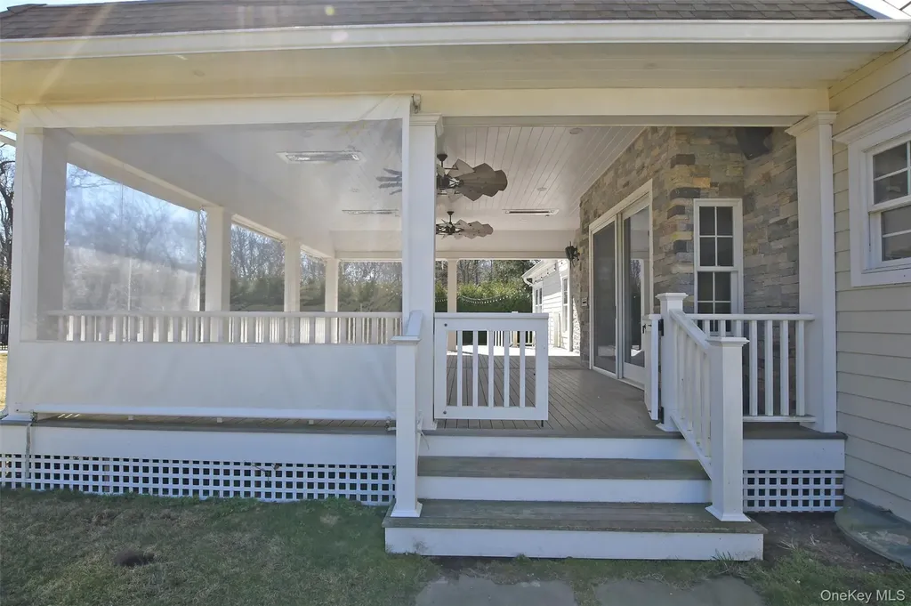 103 Silver Beech Lane Calverton NY 11933