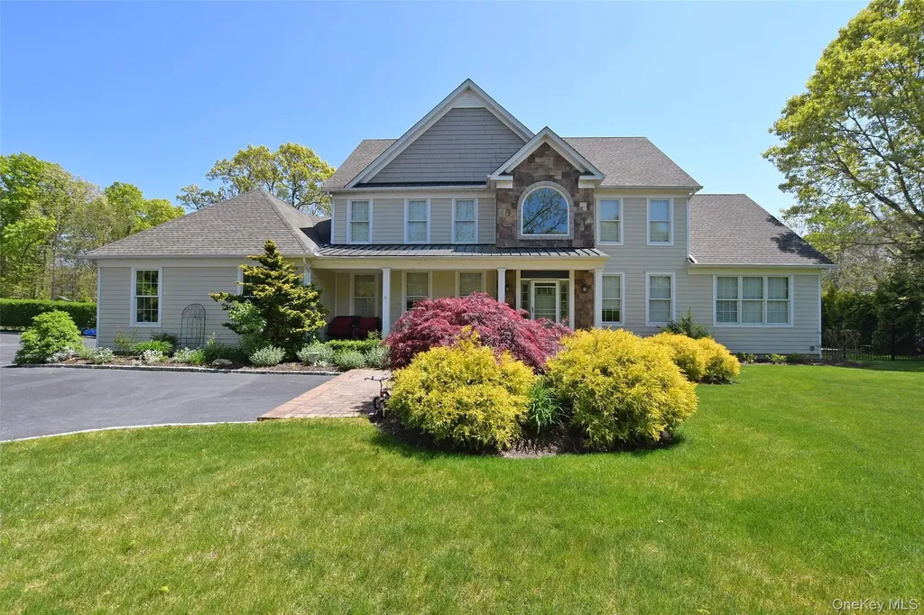 103 Silver Beech Lane Calverton NY 11933