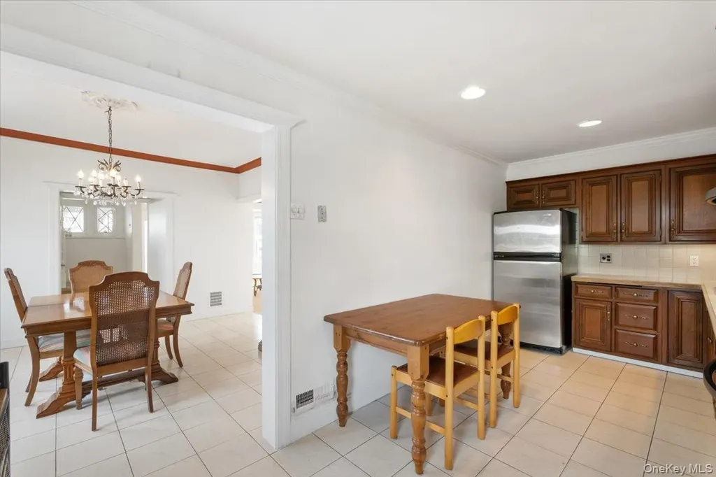 1224 Knickerbocker Avenue Mamaroneck NY 10543