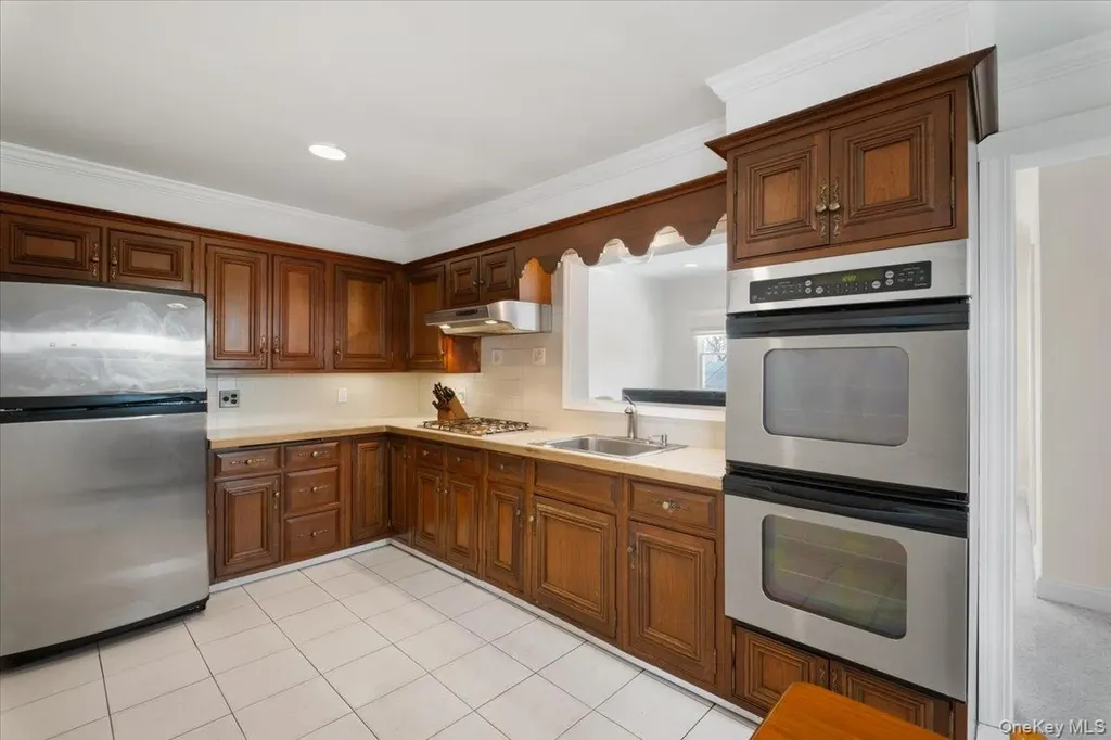 1224 Knickerbocker Avenue Mamaroneck NY 10543