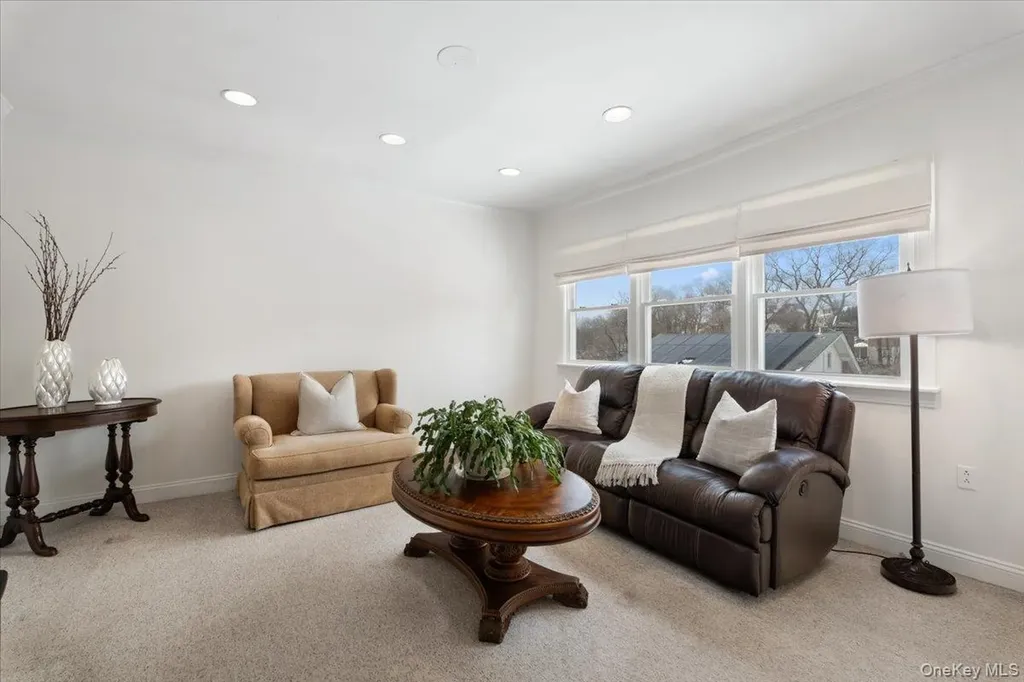 1224 Knickerbocker Avenue Mamaroneck NY 10543