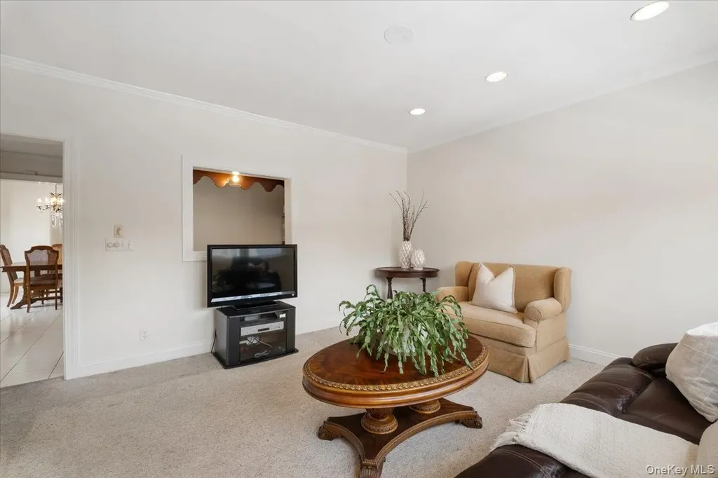 1224 Knickerbocker Avenue Mamaroneck NY 10543