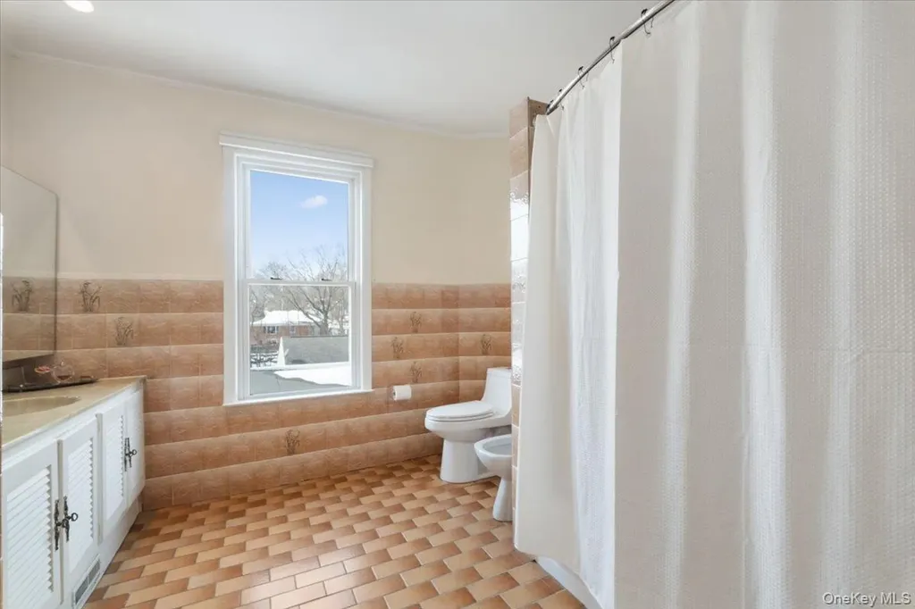 1224 Knickerbocker Avenue Mamaroneck NY 10543
