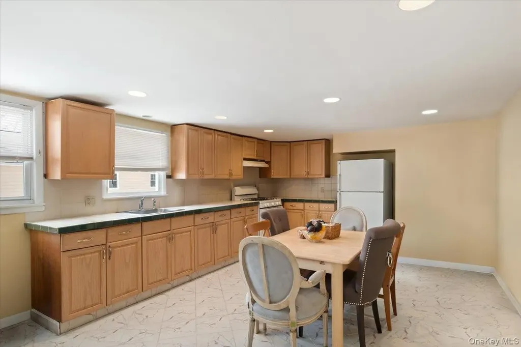 1224 Knickerbocker Avenue Mamaroneck NY 10543