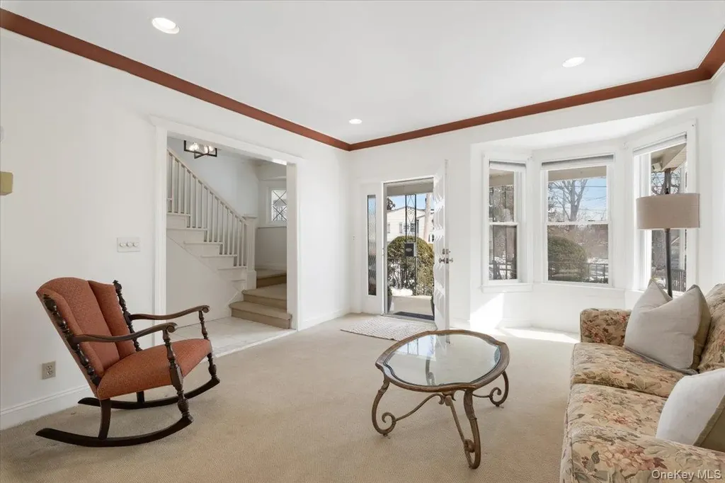 1224 Knickerbocker Avenue Mamaroneck NY 10543