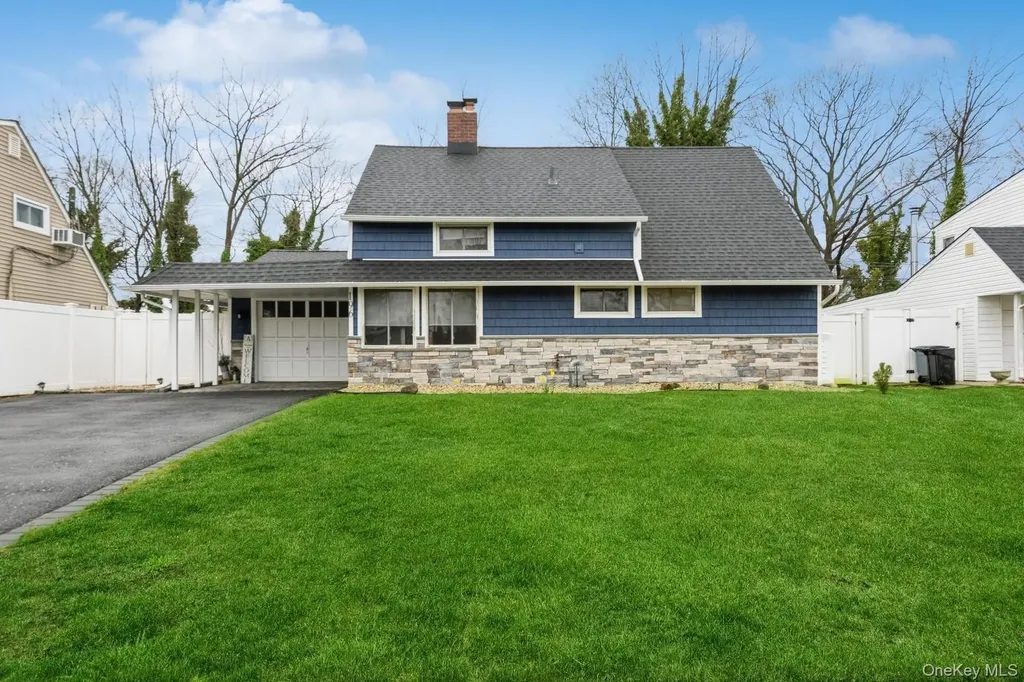 196 Willowood Drive Wantagh NY 11793
