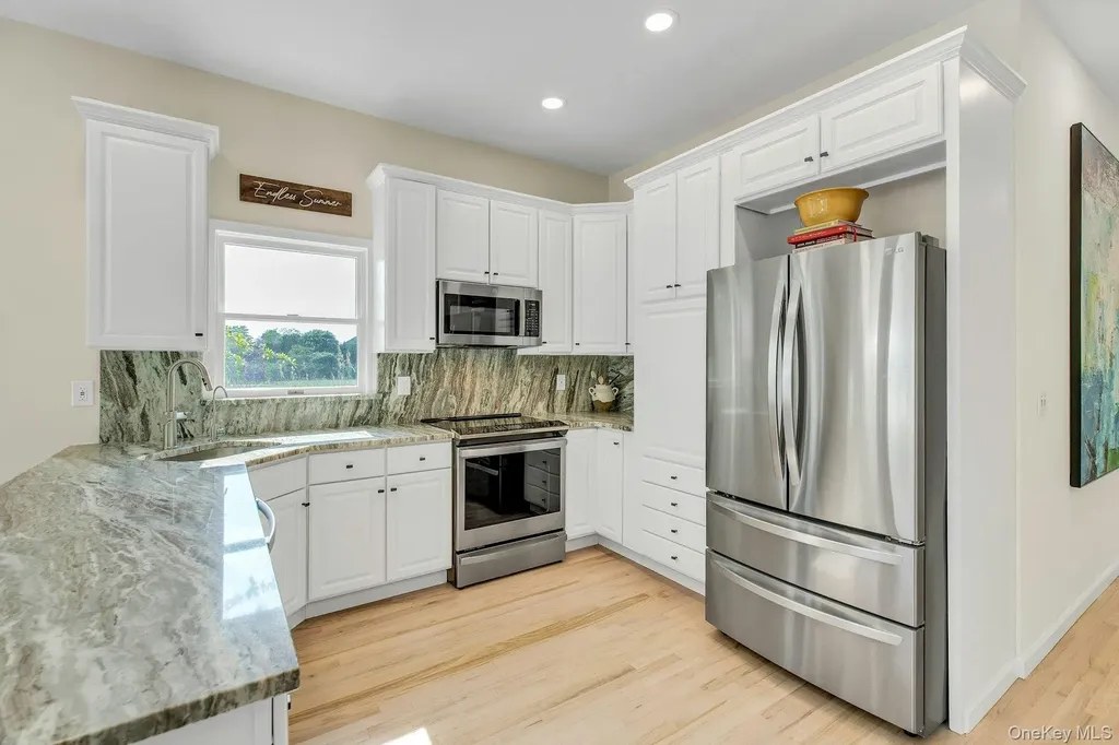 56 S Country Road Westhampton NY 11977