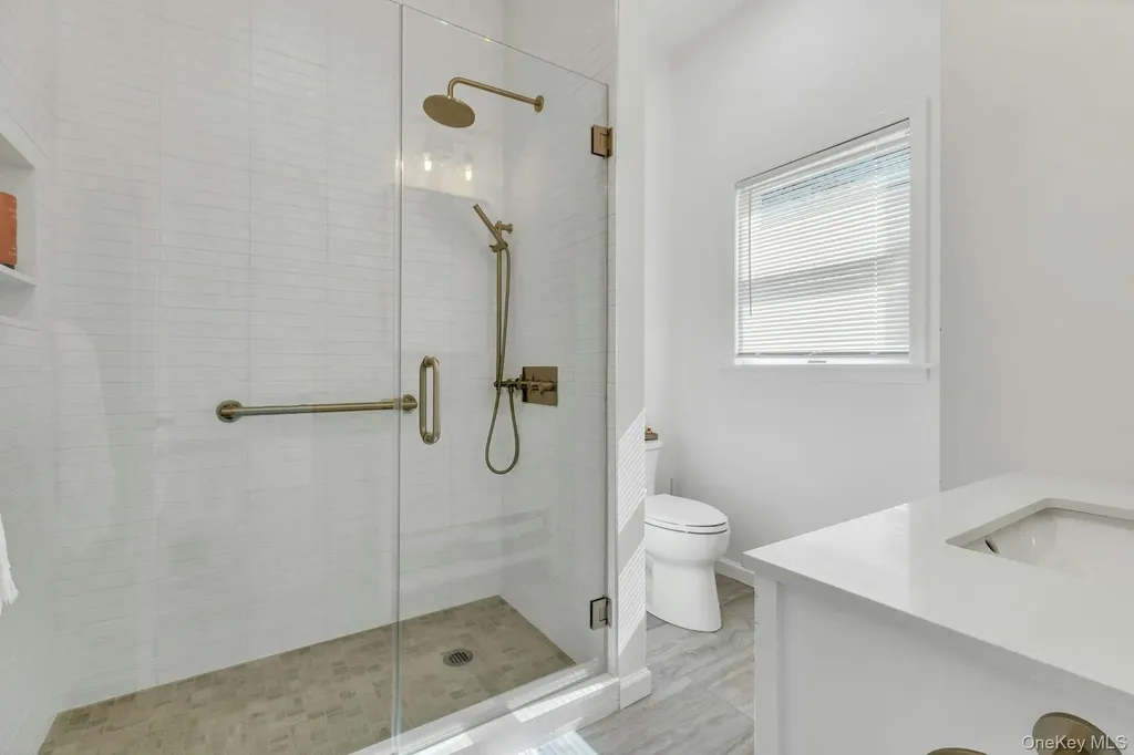 56 S Country Road Westhampton NY 11977