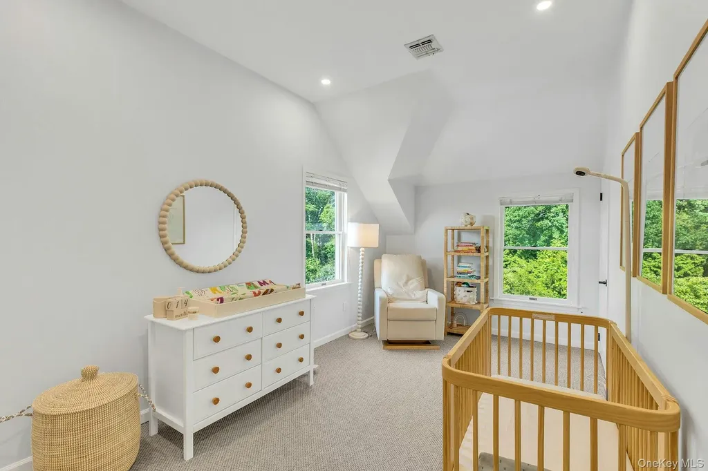 56 S Country Road Westhampton NY 11977