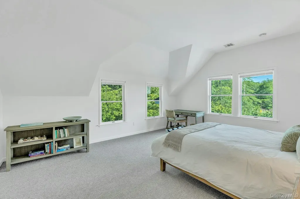56 S Country Road Westhampton NY 11977