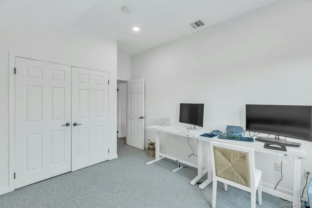 56 S Country Road Westhampton NY 11977