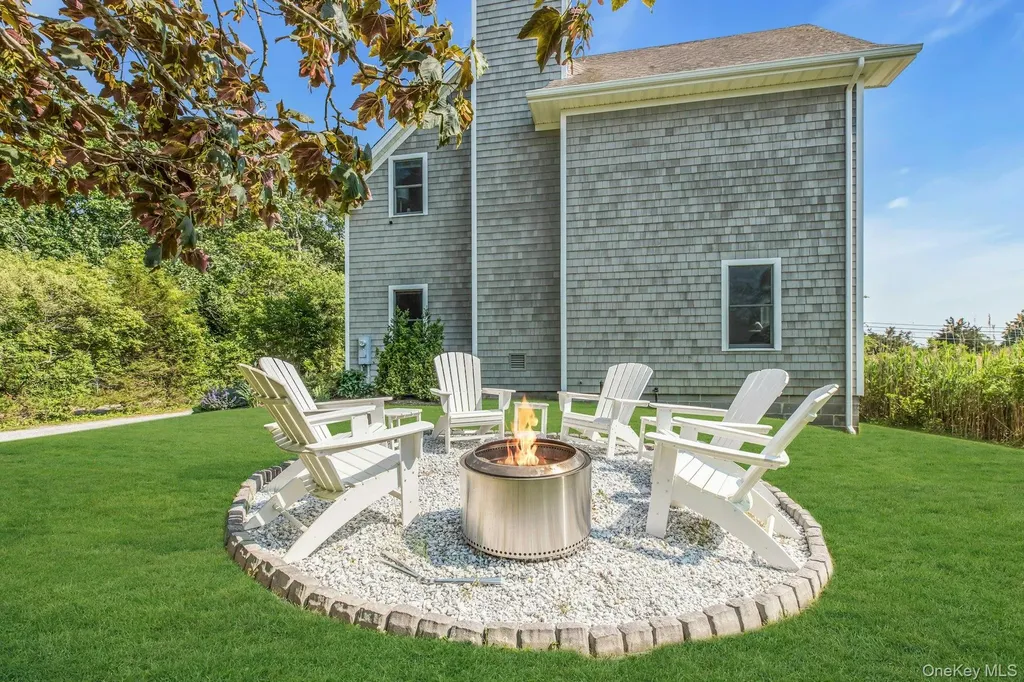 56 S Country Road Westhampton NY 11977