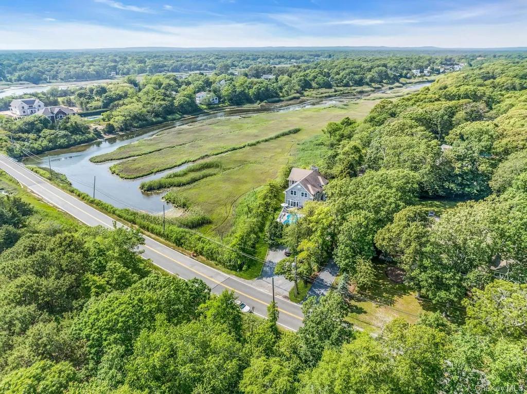 56 S Country Road Westhampton NY 11977