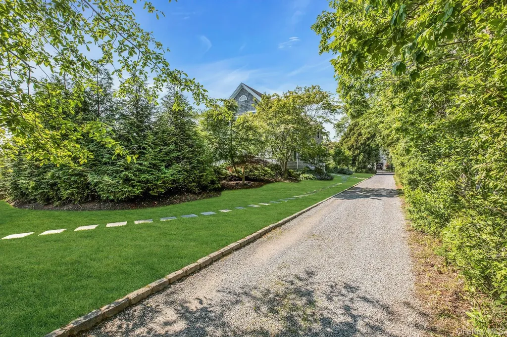 56 S Country Road Westhampton NY 11977