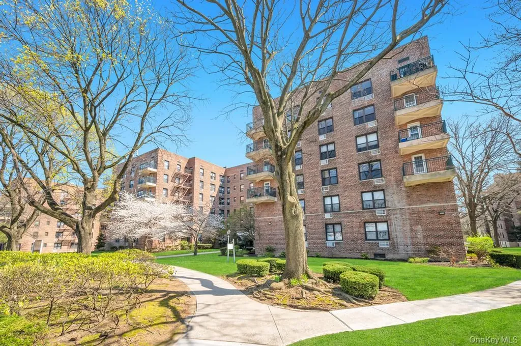 224-24 Union Turnpike Bayside NY 11364