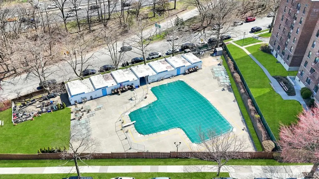 224-24 Union Turnpike Bayside NY 11364