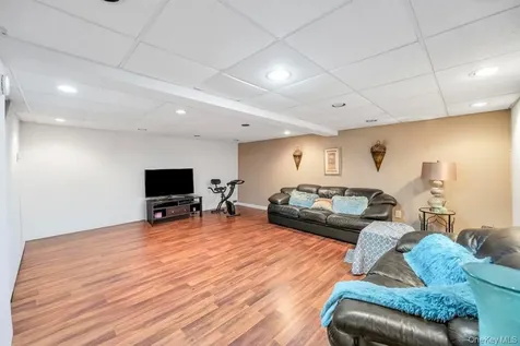 60 Essex Road Bethpage NY 11714