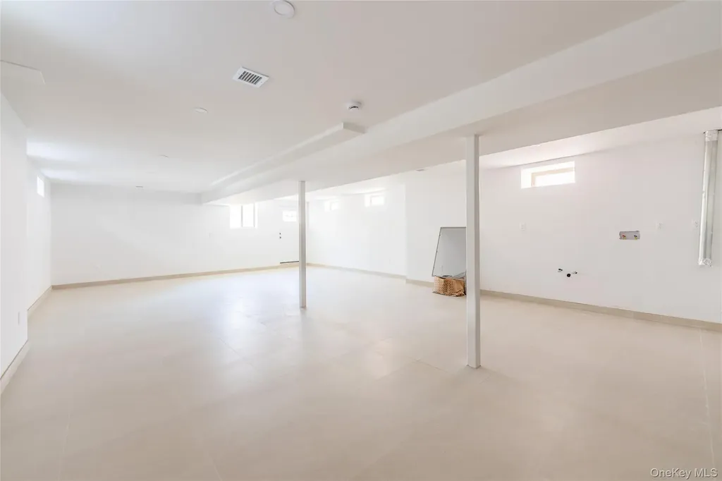 6431 138th Street Flushing NY 11367