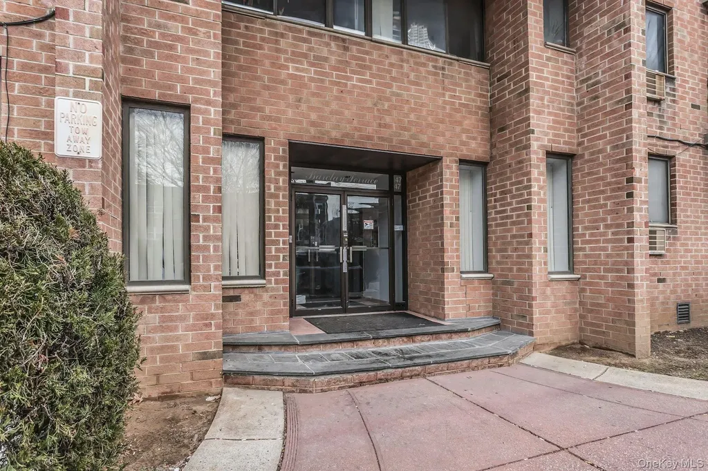 147-45 Barclay Avenue Flushing NY 11355