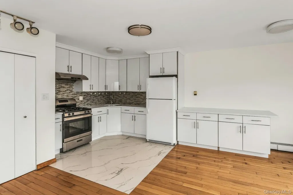 147-45 Barclay Avenue Flushing NY 11355