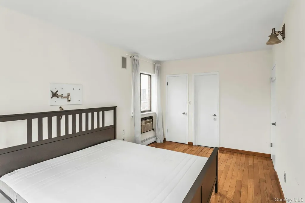 147-45 Barclay Avenue Flushing NY 11355