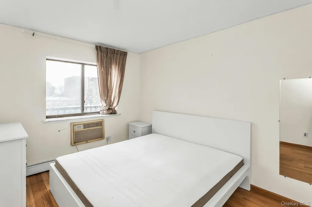 147-45 Barclay Avenue Flushing NY 11355