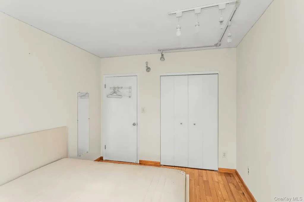 147-45 Barclay Avenue Flushing NY 11355